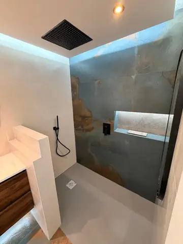 Baño de diseño con luz LED — acabado, foto 2