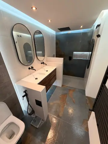 Baño de diseño con luz LED — acabado, foto 5