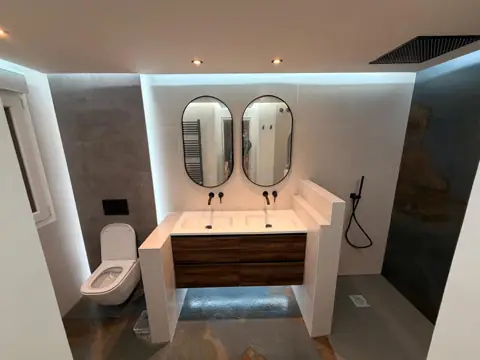 Baño de diseño con luz LED — acabado, foto 8