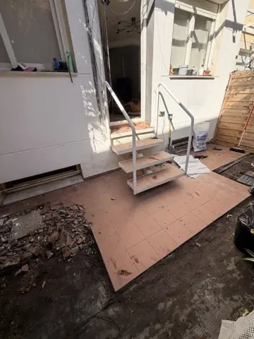 Terraza con porcelánico efecto piedra — proceso de obra, foto 1